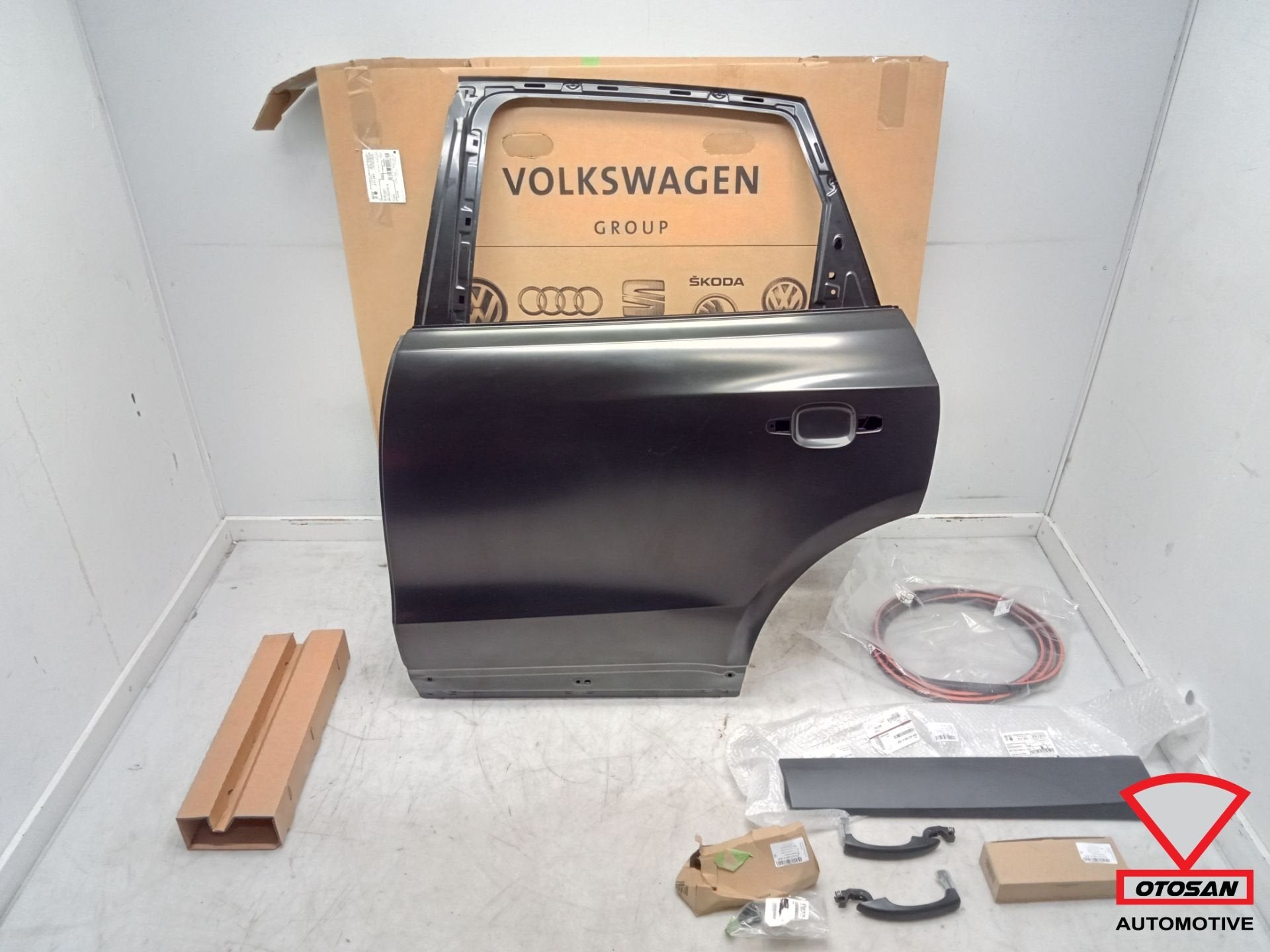 Audi Q5 Deur Portier Links Achter 2008+ Origineel! Compleet!, Gebruikt, Deur, AUDI AG, Auto-Union-Strasse 1
85045  Ingolstadt, DE