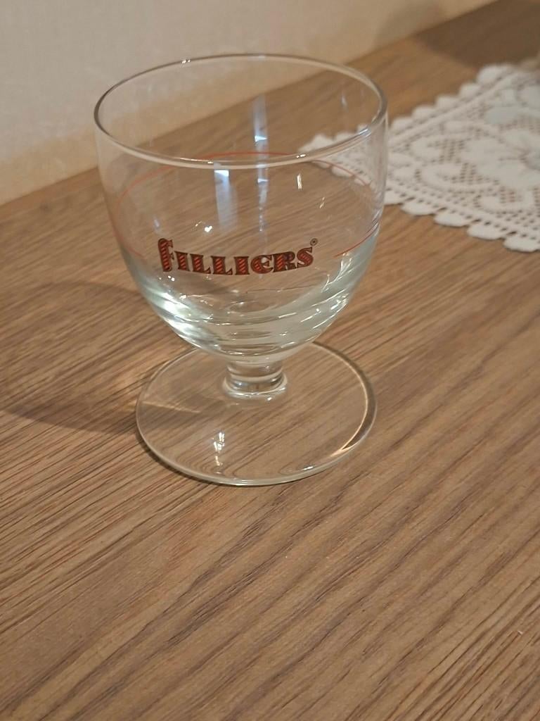 jeneverglas van de Belgische distilleerderij Filliers, Ophalen of Verzenden, Zo goed als nieuw, Borrel- of Shotglas