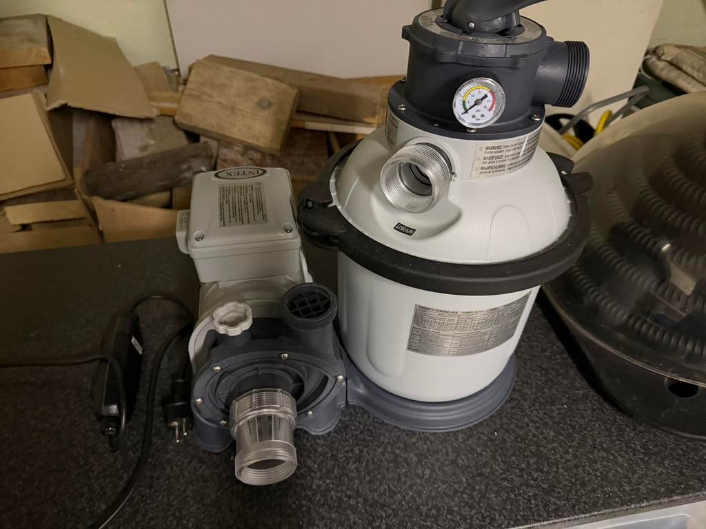 Zandfilter pomp met warmte element en stofzuiger, Enlèvement, Skimmer ou Écumeur de surface