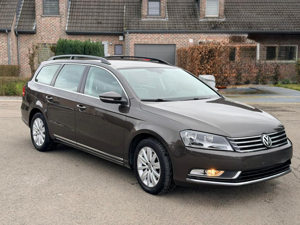 Passat 1.6 TDi carpass gps, Auto's, Volkswagen, Voorwielaandrijving, Euro 5, Zwart, 4 cilinders