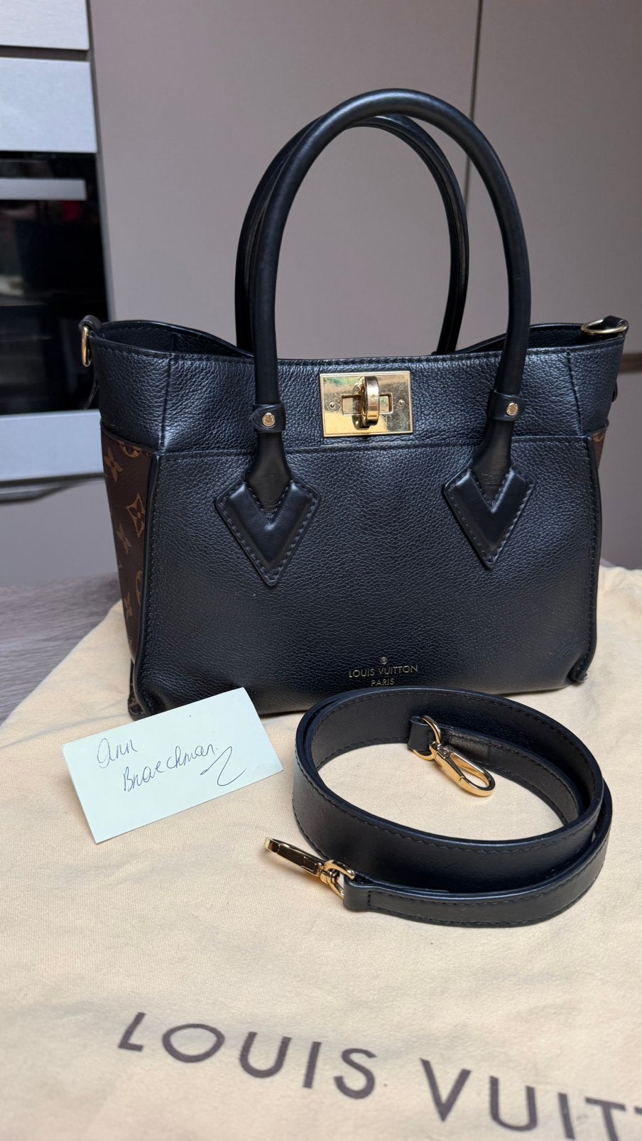 Magnifique Louis Vuitton on my side noir/monogramme, Enlèvement ou Envoi, Utilisé, Noir, Sac à main