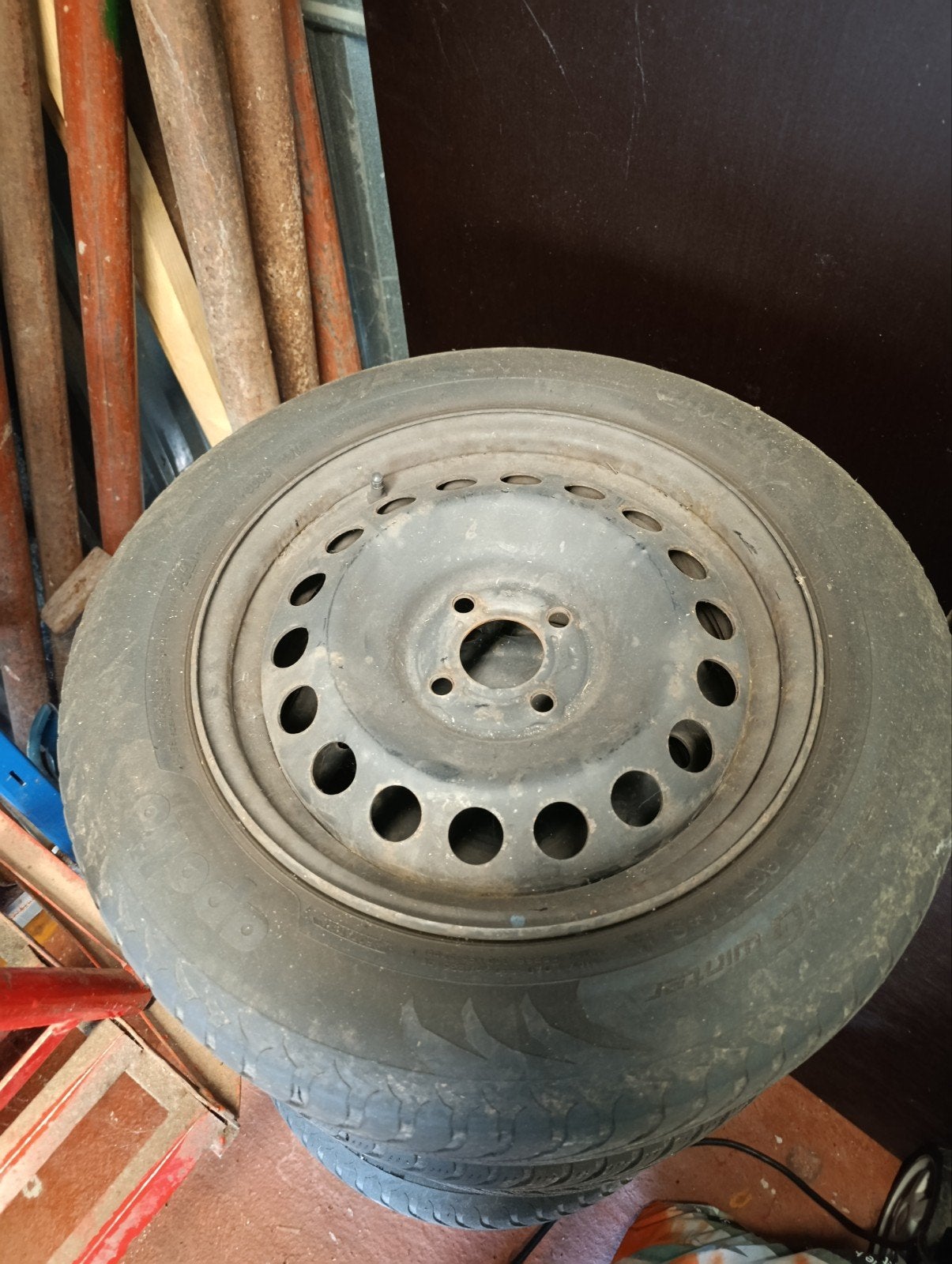 4 jantes en tôle pour dacia ou Renault 185/65r15 88t+pneus, Autos : Pièces & Accessoires, Enlèvement, Pneu(s)