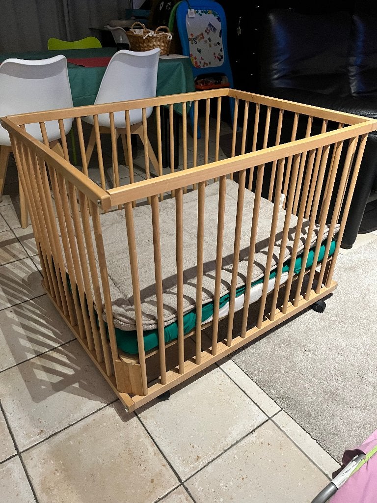 Baby, kinder box/bed, Enlèvement, Comme neuf, Carré, Réglable en hauteur
