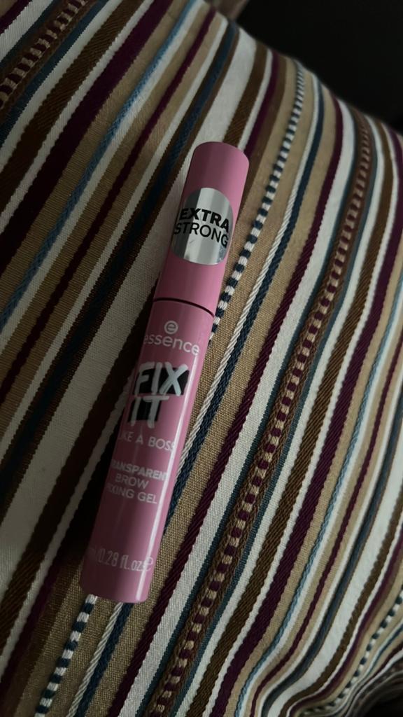 Dit is een transparante wenkbrauw fixerende gel, Ophalen
