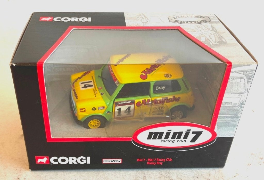 Mini Se7en Racing Club Mickey Bray Corgi CC82257., Enlèvement ou Envoi, Comme neuf, Voiture