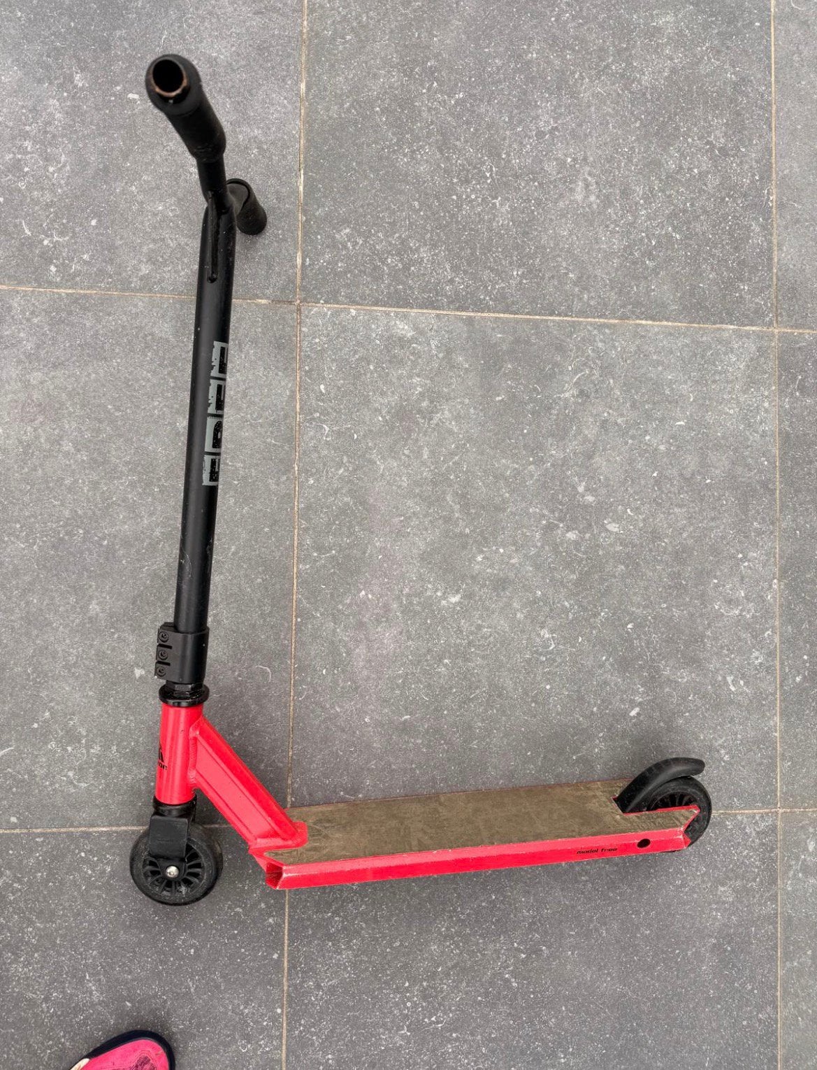 Rode stuntstep, Fietsen en Brommers, Steps, Ophalen, Gebruikt, Overige typen