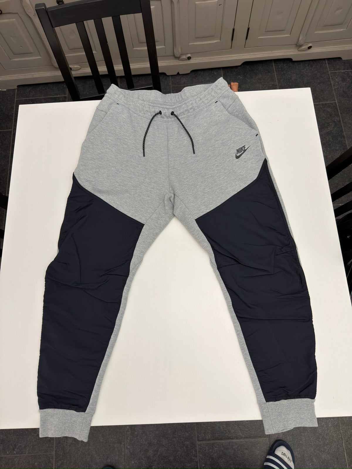 Nike tech fleece broek maat M, Vêtements | Hommes, Pantalons, Enlèvement, Comme neuf, Taille 48/50 (M)