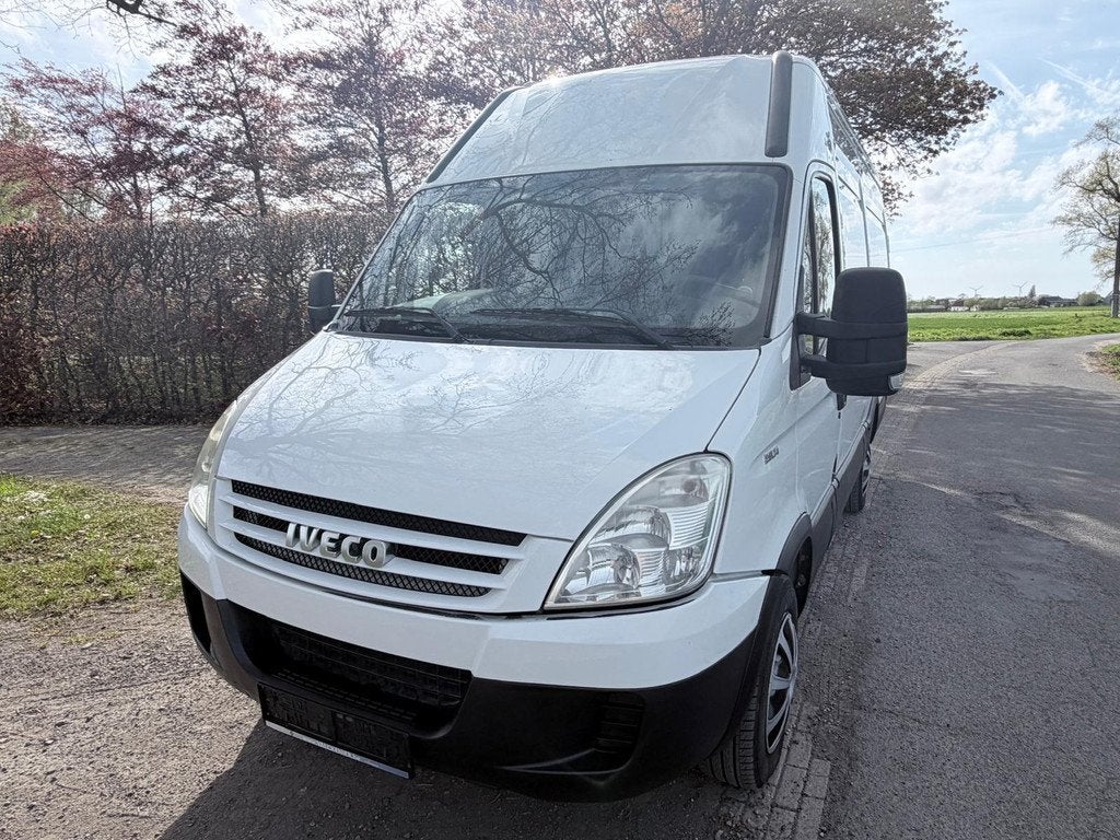 Iveco Daily Zelfbouwcamper - Automaat - 3300 kg sleep !, Autos, Autos Autre, 100 kW, Entreprise, 3 places, 5 portes