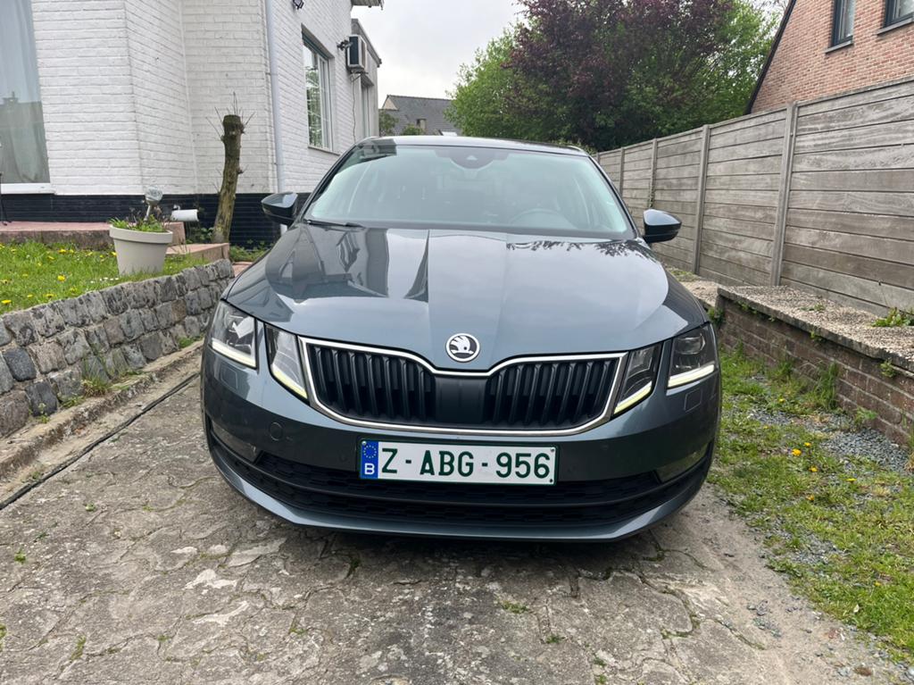 Skoda Octavia 1.6 CR TDi Ambition DSG!!! XENON!!! Goed lezen, Particulier, Te koop