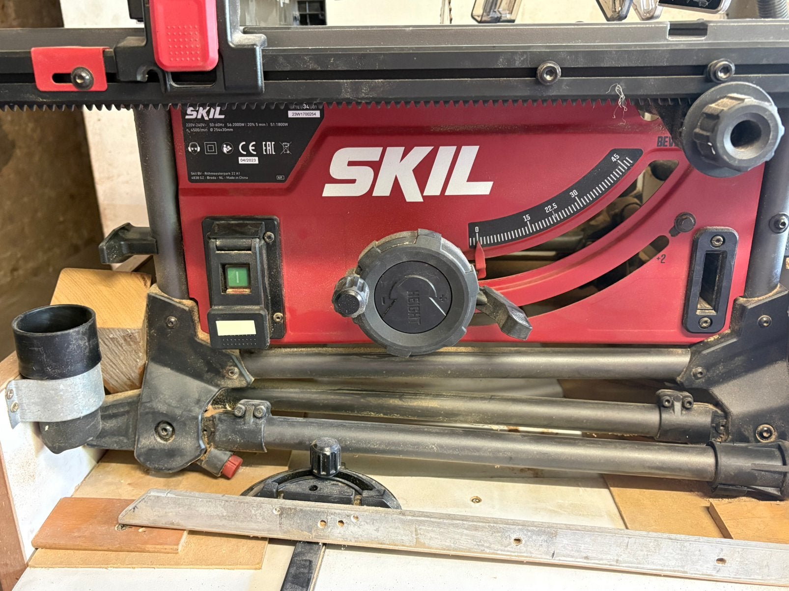 SKIL 1340AA tafelzaag 2000W, Ophalen, Zo goed als nieuw