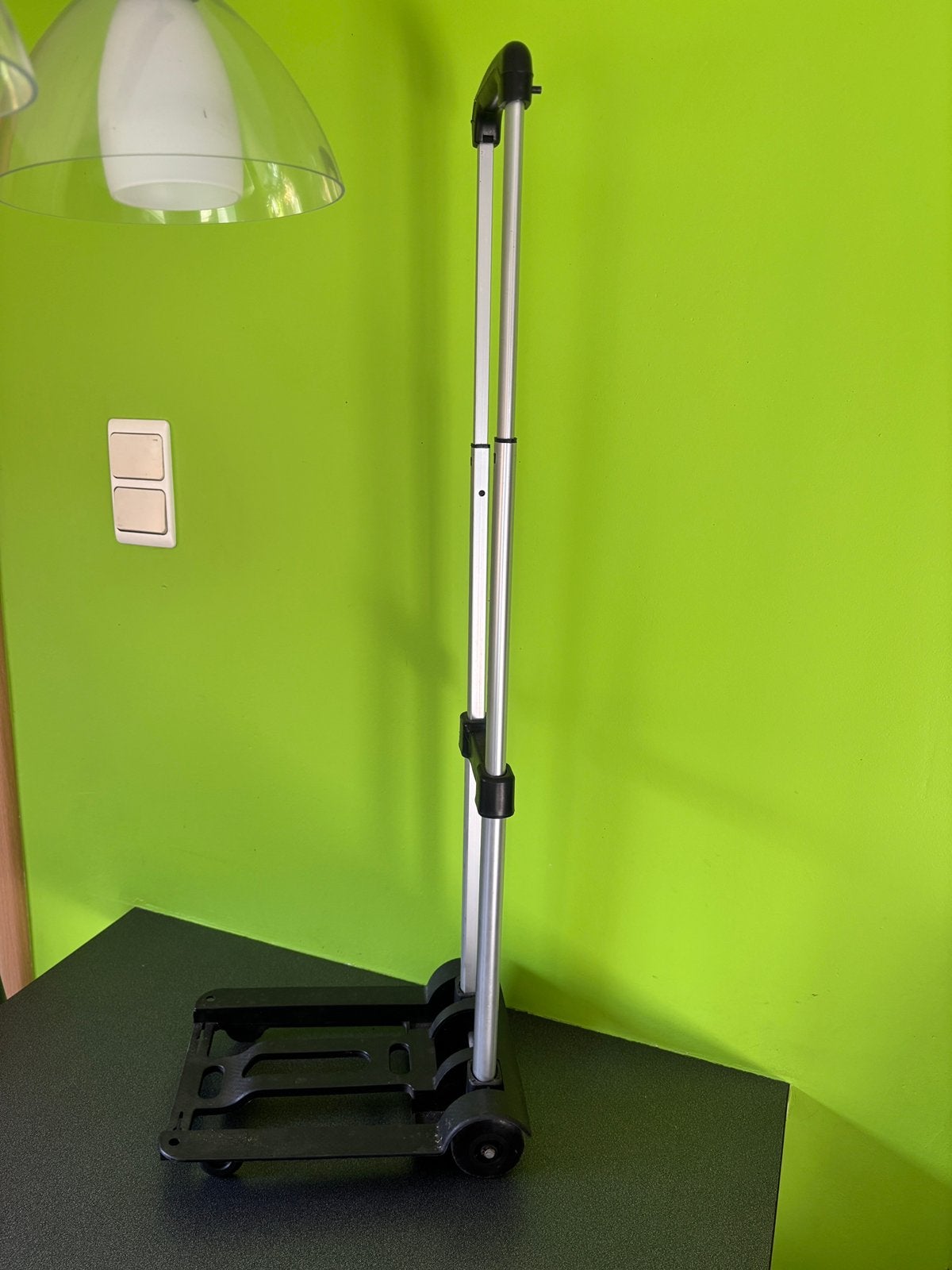 Opvouwbare compacte trolley, Ophalen, Zo goed als nieuw