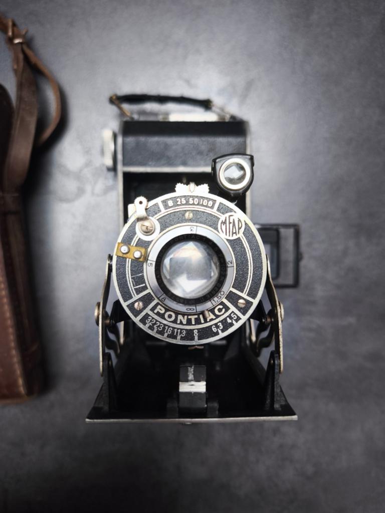 Pontiac Bloc-Metal 41 vintage camera + leren hoesje — P, Ophalen of Verzenden