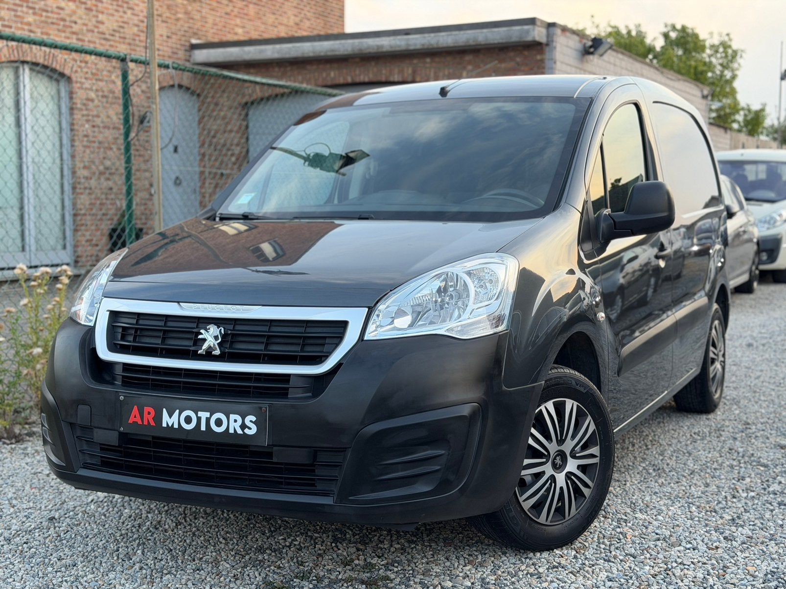 Peugeot Partner 3 zit 1.6 benzine Euro6 50.000km, Autos, Peugeot, Euro 6, Entreprise, 3 places, Boîte manuelle