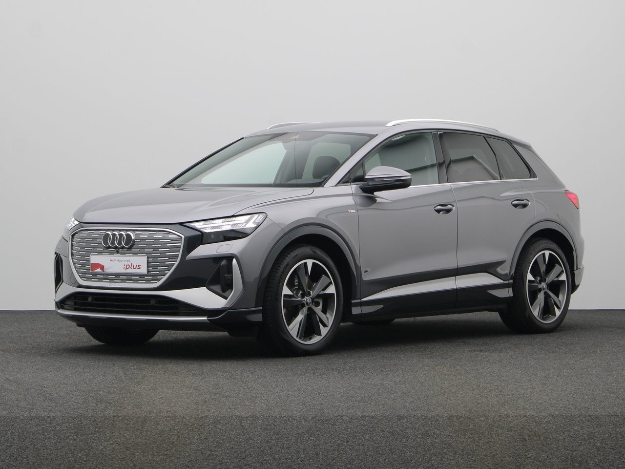 Audi Q4 e-tron 45 CORPORATE S - 82 KWH - 286 PK, Autos, Argent ou Gris, Achat, https://public.car-pass.be/vhr/11a96ae5-4423-44e4-ad59-4a5fecba128c