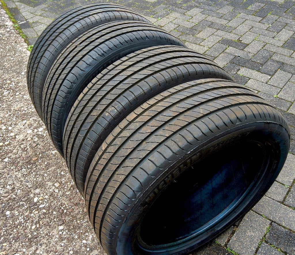 Nouveaux pneus été Michelin 205/55-17, Pneus été, 205 mm, Enlèvement, Utilisé