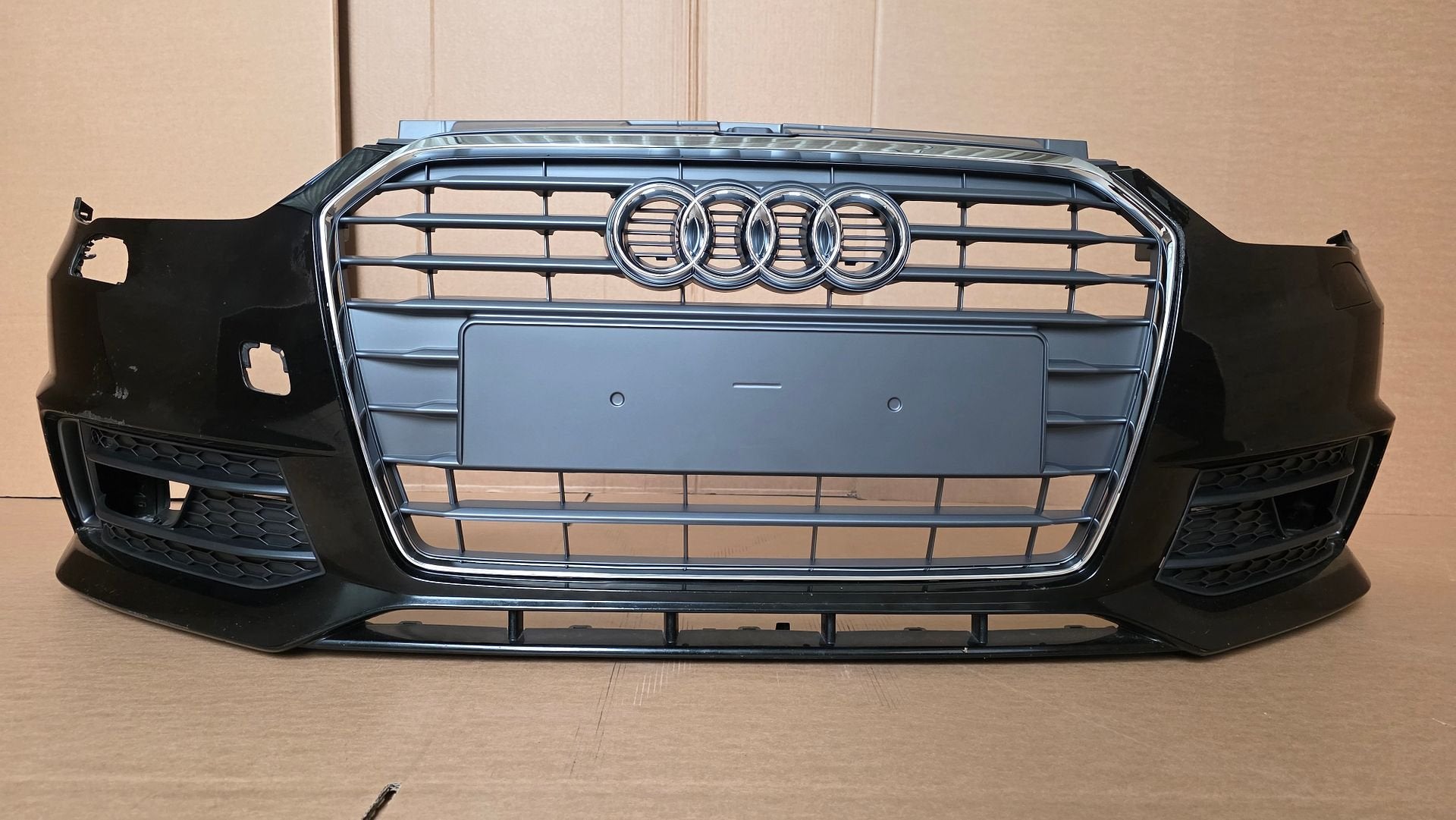 Voorbumper Audi A1 8XA S-line Facelift KLS Origineel Bumper, -, Origine de la pièce connue, Utilisé, -