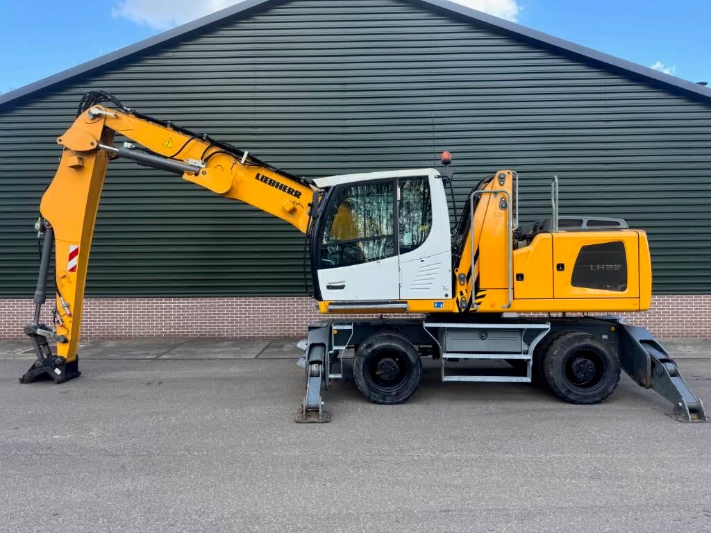 Liebherr LH 22 M, Grue