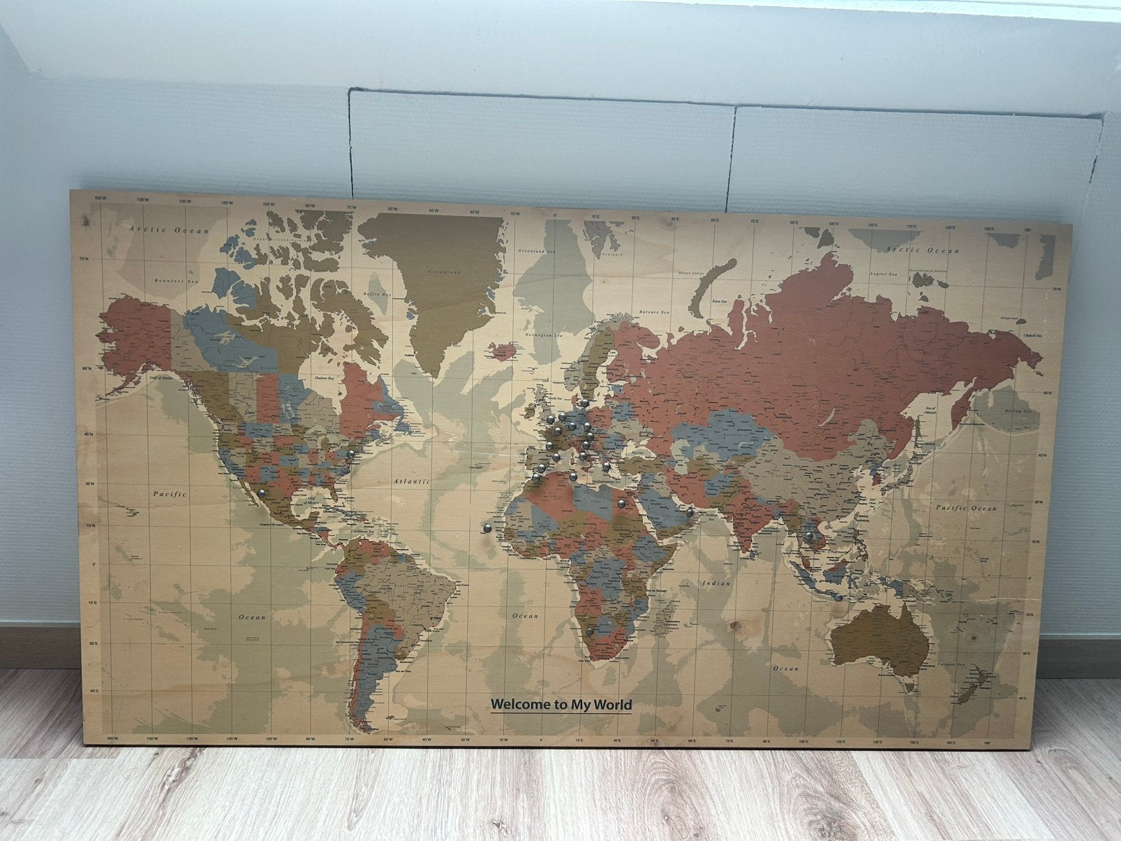 Belle carte du monde en bois taille L, Enlèvement