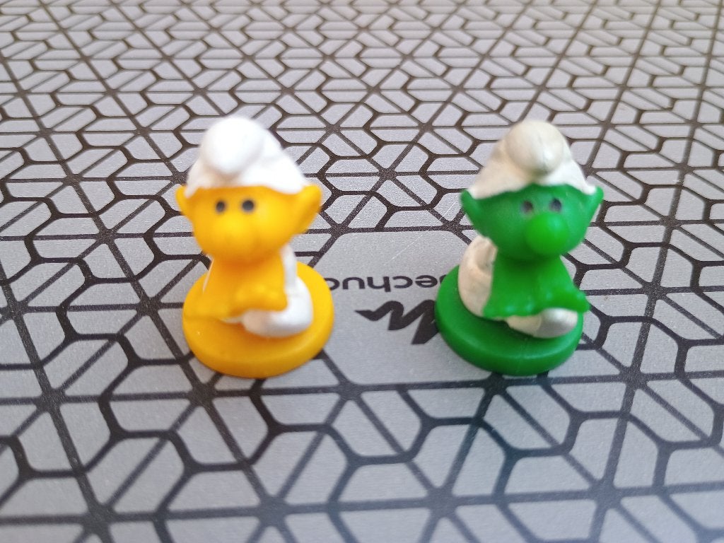 Deux Minischtroumpfs sur petit soccle, Enlèvement ou Envoi, Utilisé, Différents Schtroumpfs, Poupée, Figurine ou Peluche