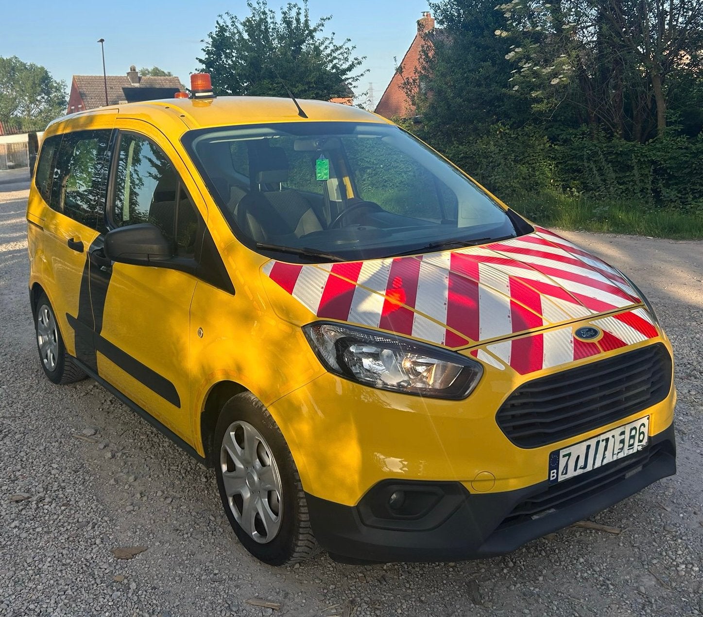 Ford tourneo courier 1.0Ecoboost * 5Zitplaatsen *, Elektrische ramen, Geel, Bedrijf, 5 deurs
