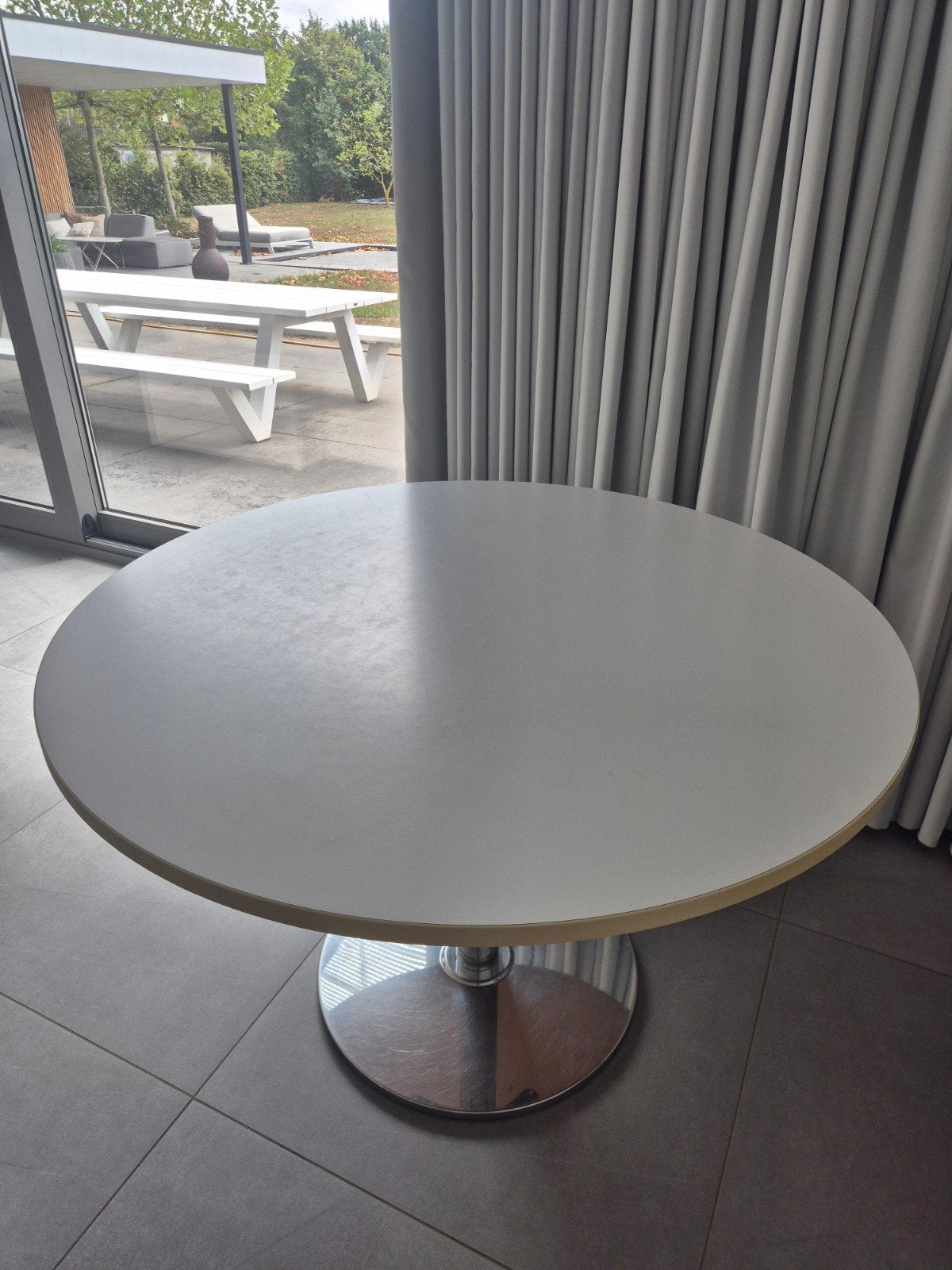 Eettafel, Ophalen, Gebruikt, Rond, Tijdloos en strak