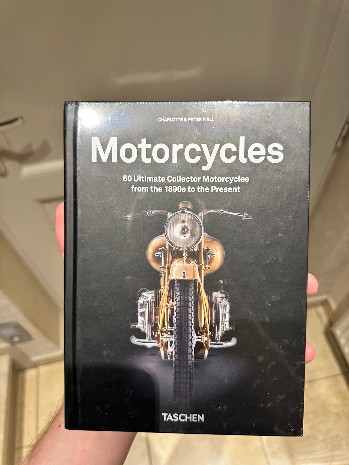 Motorcycles boek van Charlotte & Peter Fiell, Boeken, Motoren, Ophalen of Verzenden, Zo goed als nieuw