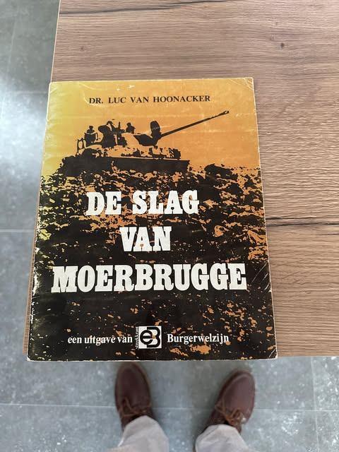 de slag van Moerbrugge Dr Luc Van Hoonacker, Boeken, Ophalen of Verzenden, 20e eeuw of later, Gelezen, Luc Van Hoonacker