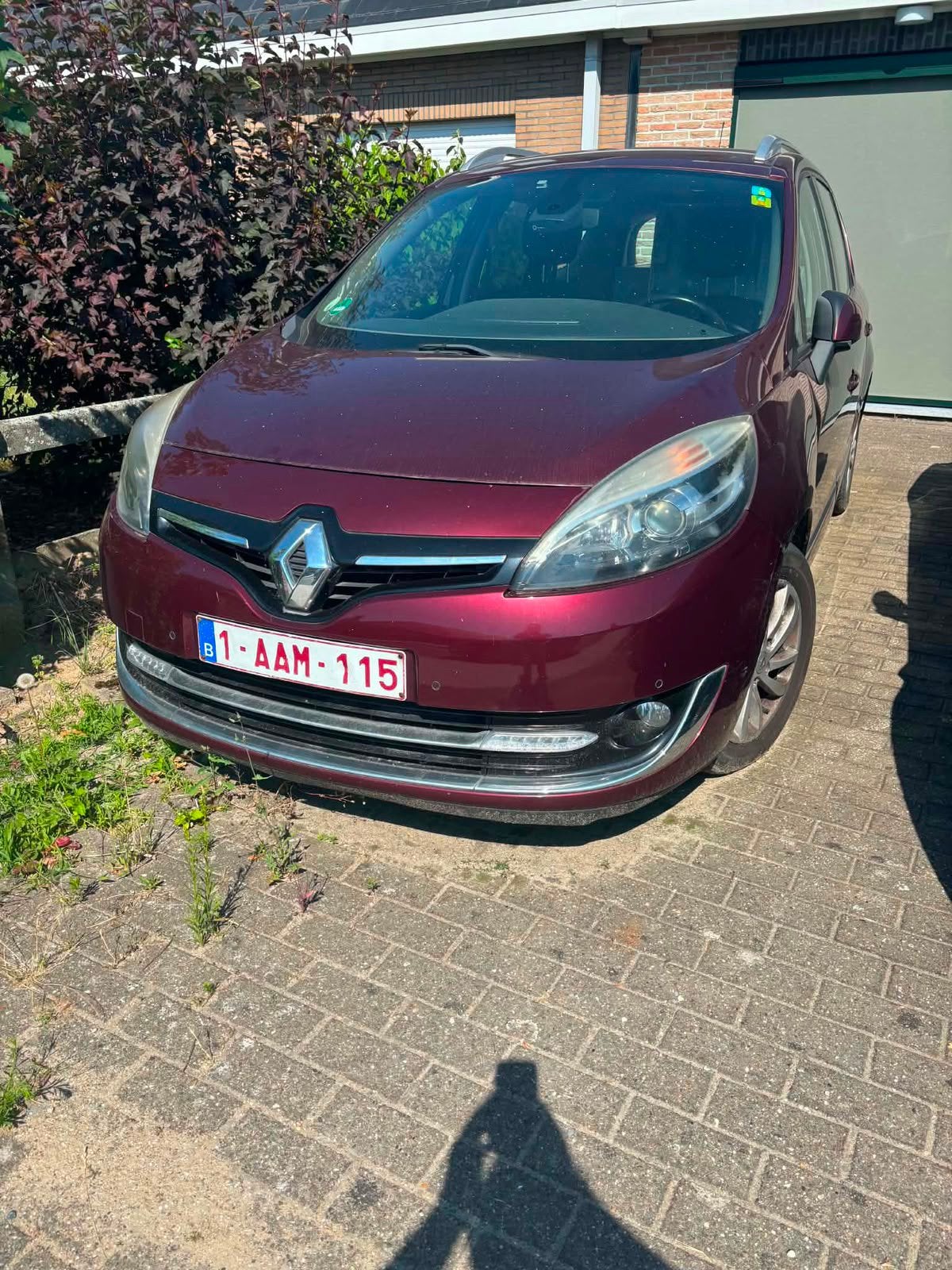Grand 7 places - 2013 - diesel - 3.250, Rouge, Achat, Boîte manuelle, Noir