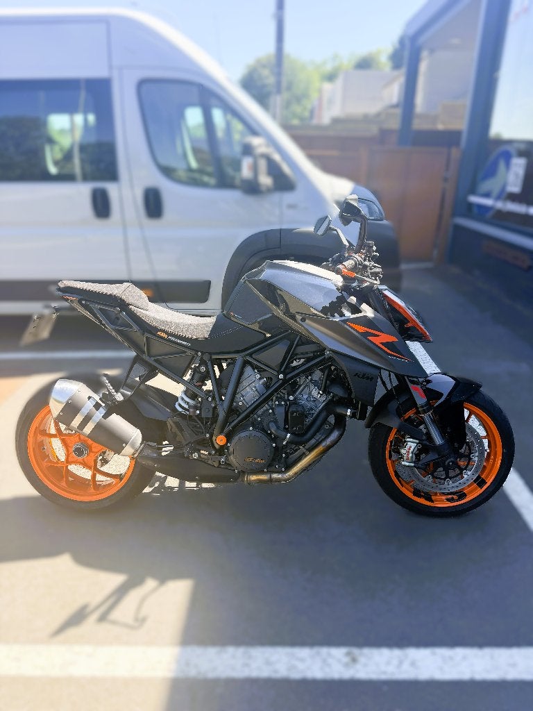 Duke 1290 cm³ abs 2018 177cc tmc 61€ voor 1.2.3 en jbb, Motoren, Nieuw, Motorrijbewijs A, Bedrijf, 3 cilinders