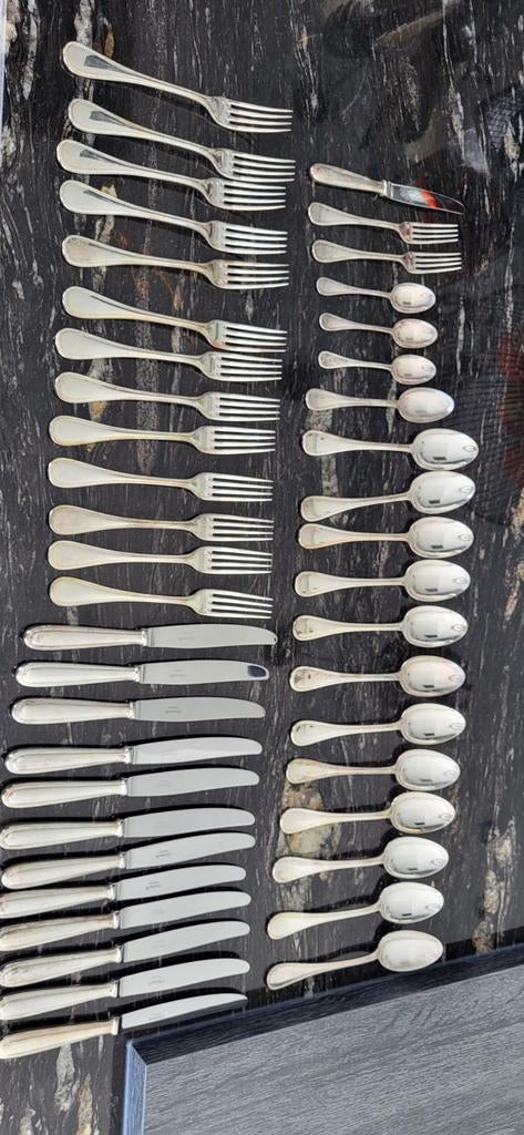 43 couverts Christofle en métal argenté modèle " Perles", Antiquités & Art, Enlèvement ou Envoi