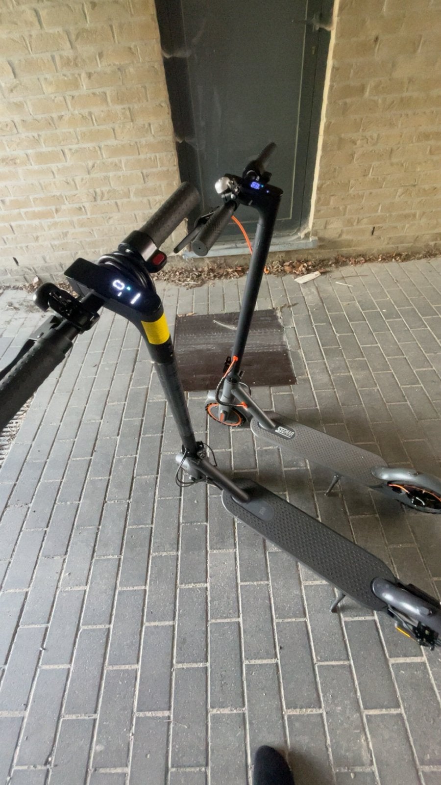 Twee topsteps klaar voor de rit, Fietsen en Brommers, Steps, Ophalen, Zo goed als nieuw