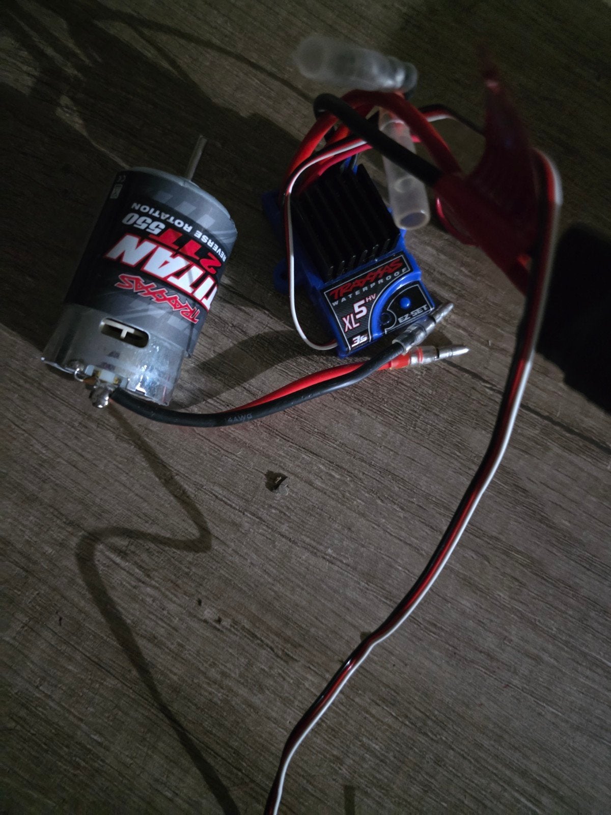 Traxxas combo titan 21 t 550 plus xl5 3s, Échelle 1:10, Comme neuf, Pièce, Enlèvement
