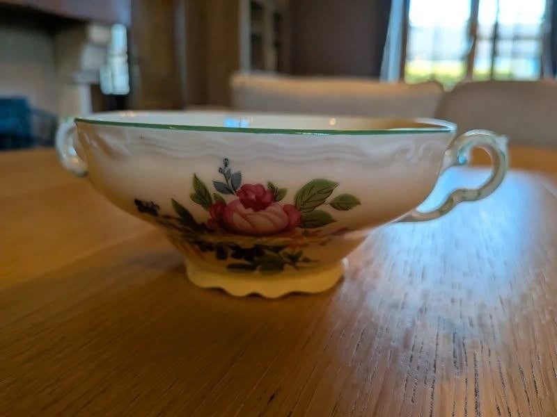 Grande tasse à café en porcelaine de bohème, Enlèvement