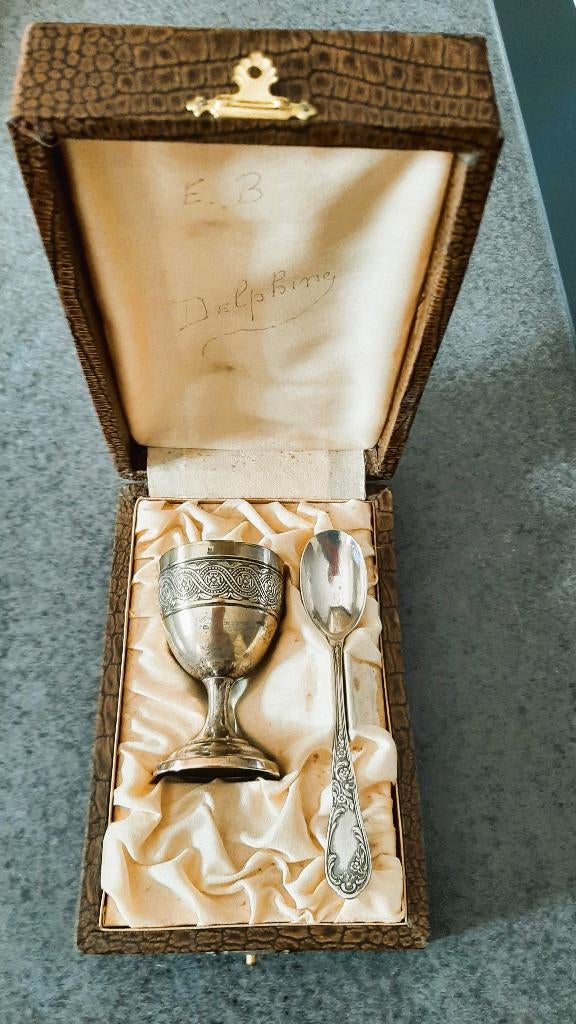 Te koop: Mooi verzilverd eierdopje in doos, Antiek en Kunst, Antiek | Zilver en Goud, Ophalen, Zilver
