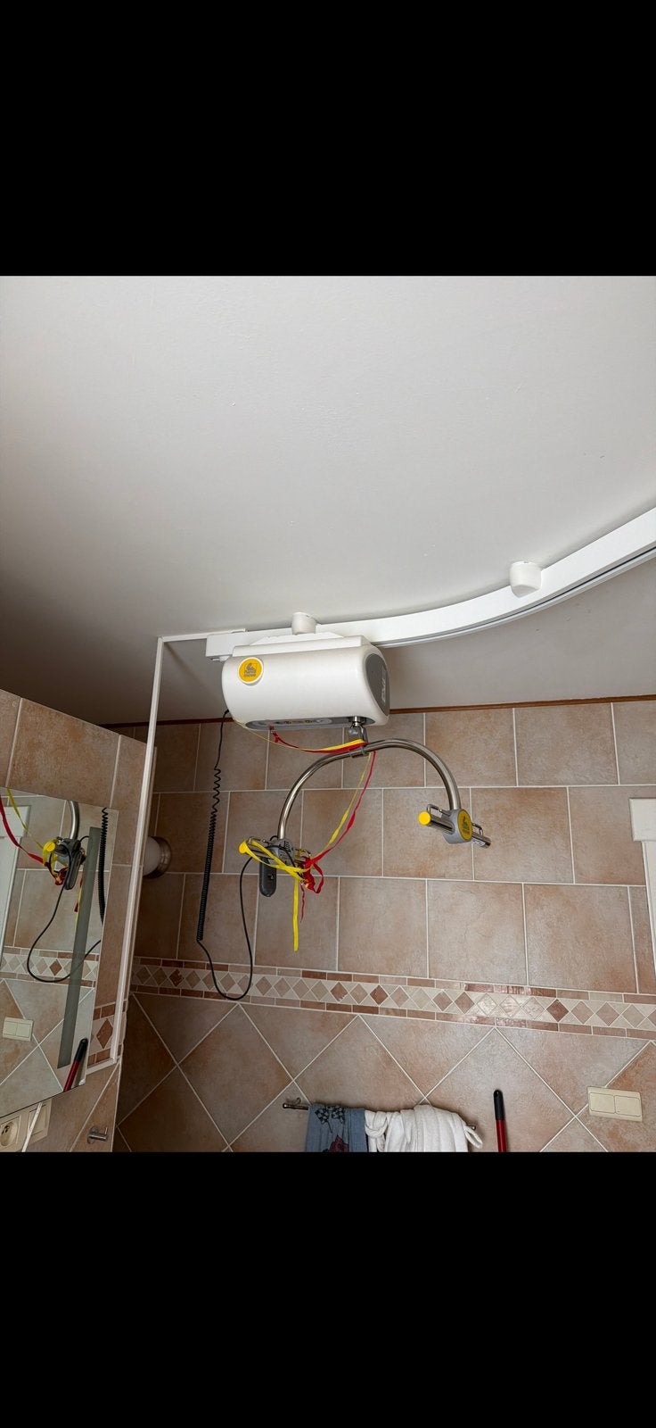 Handi-Move plafondlift 2022 + rails + 2 tildoeken, Huis en Inrichting, Overige Huis en Inrichting, Ophalen, Zo goed als nieuw