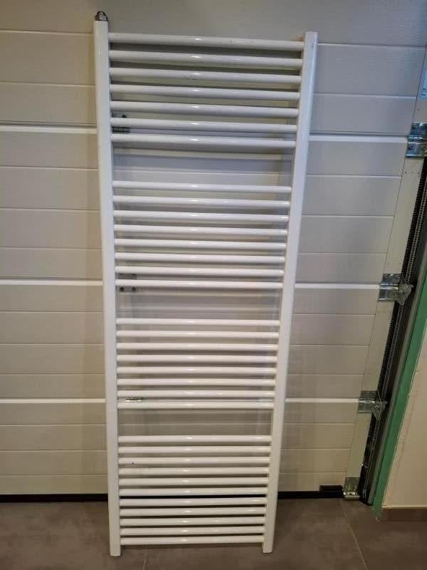 radiator voor badkamer, Doe-het-zelf en Bouw, Verwarming en Radiatoren, Ophalen, Gebruikt, Radiator, 60 tot 150 cm