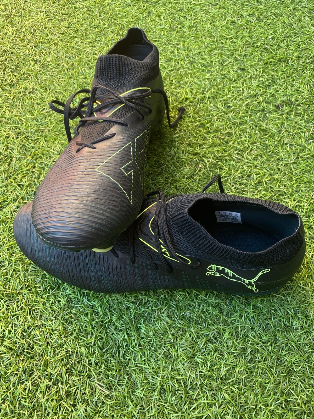 Football schoenen puma future, Sport en Fitness, Voetbal, Ophalen, Zo goed als nieuw, Schoenen