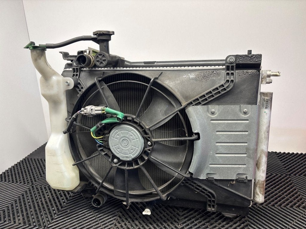 KIT DE REFROIDISSEMENT Suzuki Swift (ZC / ZD) (01-2017/-), Suzuki-Allee 7
64625  Bensheim, DE, Suzuki Deutschland GmbH, Kontakt@suzuki.de
