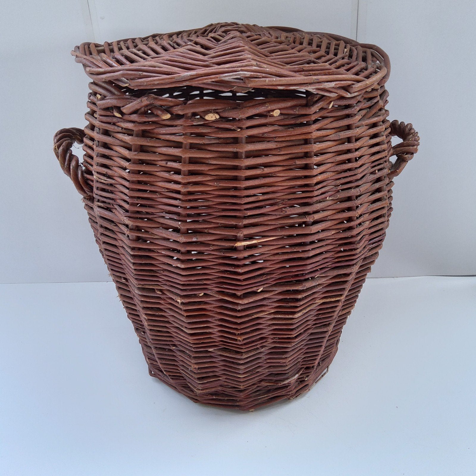 Antieke papier- of linnenmand met deksel. H: 34 cm, Ophalen, Rond, Mand, Met handvatten