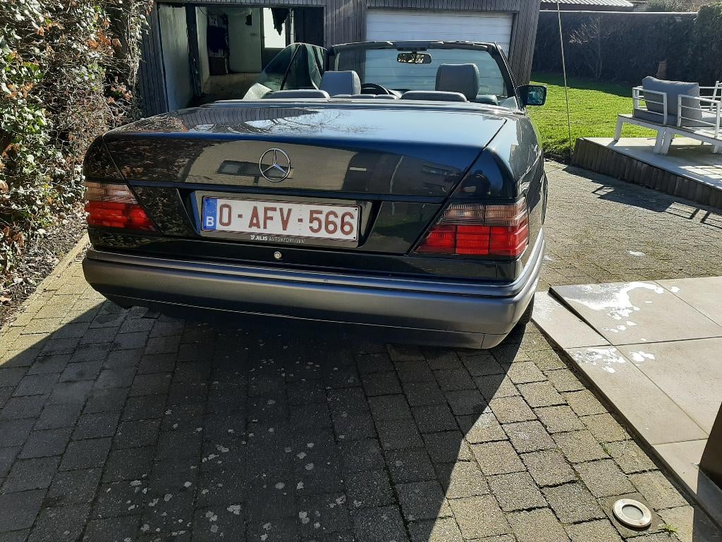e 220 cabrio oldt. 1994 in topconditie oldtimer farm aalter, foto 2