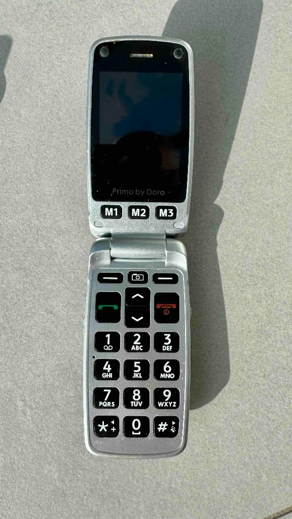 Mobiele telefoon voor senioren Primo by Doro, Telecommunicatie, Mobiele telefoons | Overige merken, Gebruikt, Inklapmodel, Ophalen of Verzenden