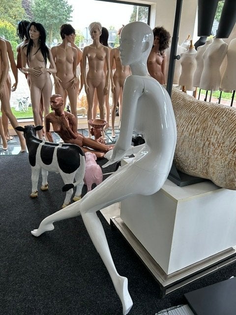 Zittende dames etalagepop paspop etalagefiguur mannequin, Ophalen of Verzenden