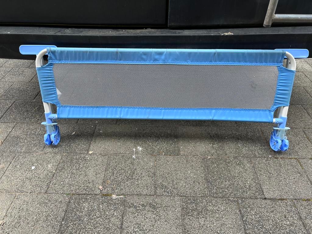 Gratis bedrail, Enlèvement, Utilisé