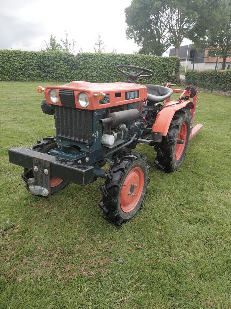 Kubota b7000 4x4, Zakelijke goederen, Landbouw | Tractoren, Ophalen