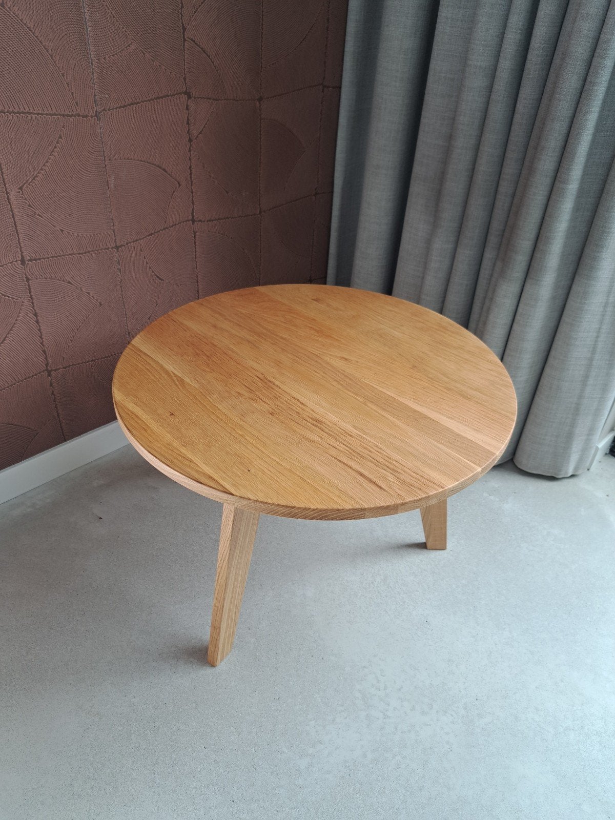 *Nieuw* Prachtige bijzettafel van massief eikenhout, Huis en Inrichting, Tafels | Salontafels, Ophalen, 50 tot 100 cm, Nieuw, 50 tot 100 cm