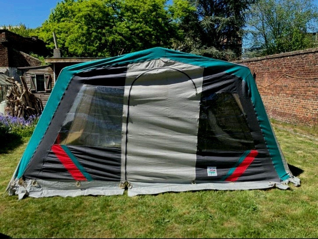 Grote familie gezinstent  / partytent            nieuwstaat, Ophalen of Verzenden, Zo goed als nieuw, Meer dan 6