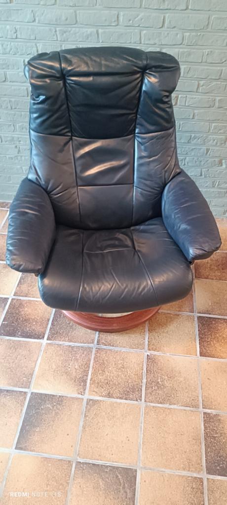 Fauteuil relax Ekornes cuir bleu navy base bois rotatif - Ma, Enlèvement, Bois