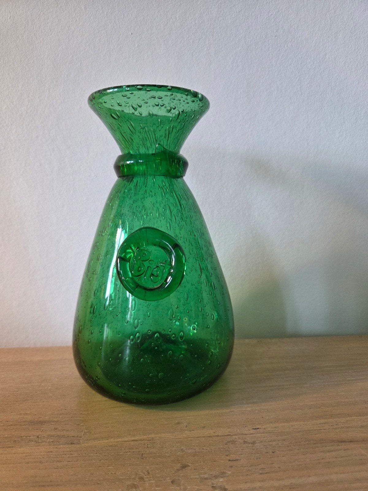 Glazen vaasje biot, Ophalen