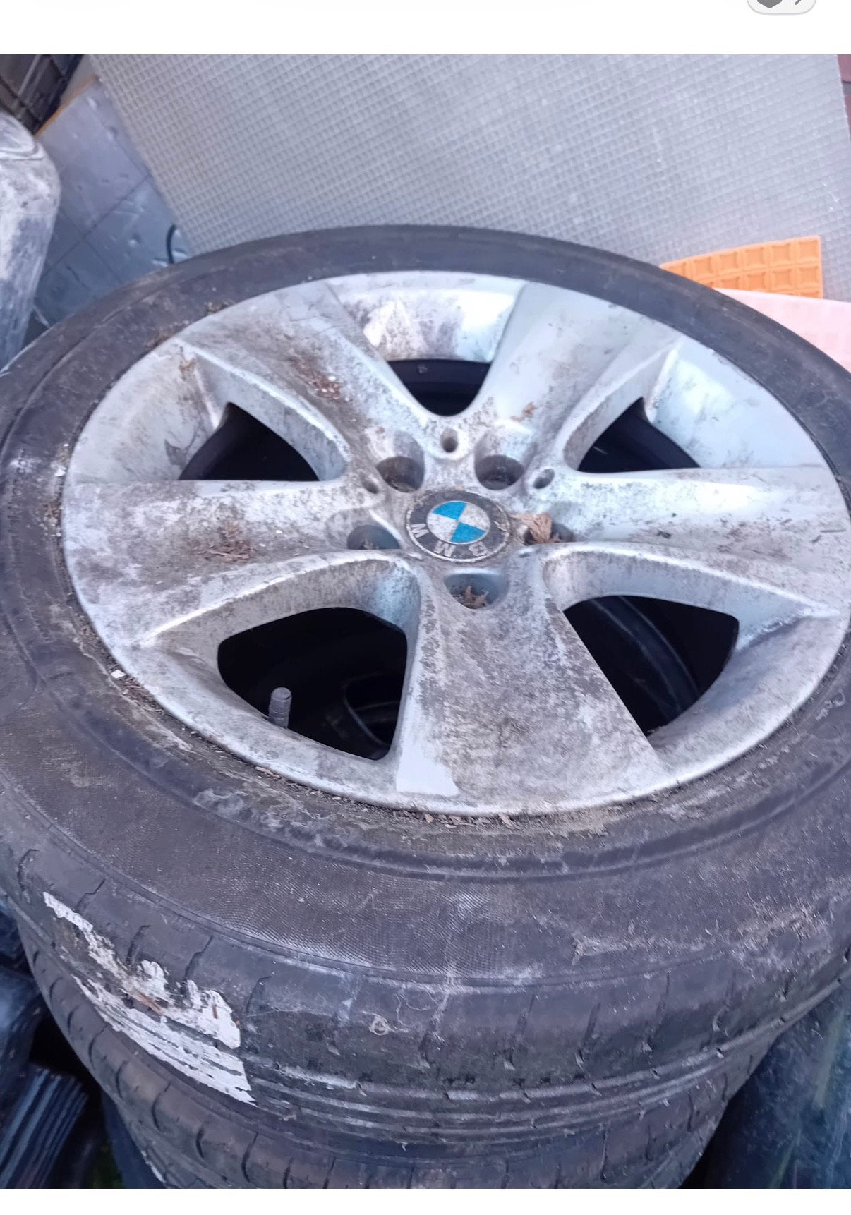 Velgen met banden bmw, Ophalen, Zo goed als nieuw