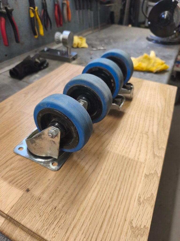 Roues pivotantes pour plateau de chargement, Enlèvement, Utilisé